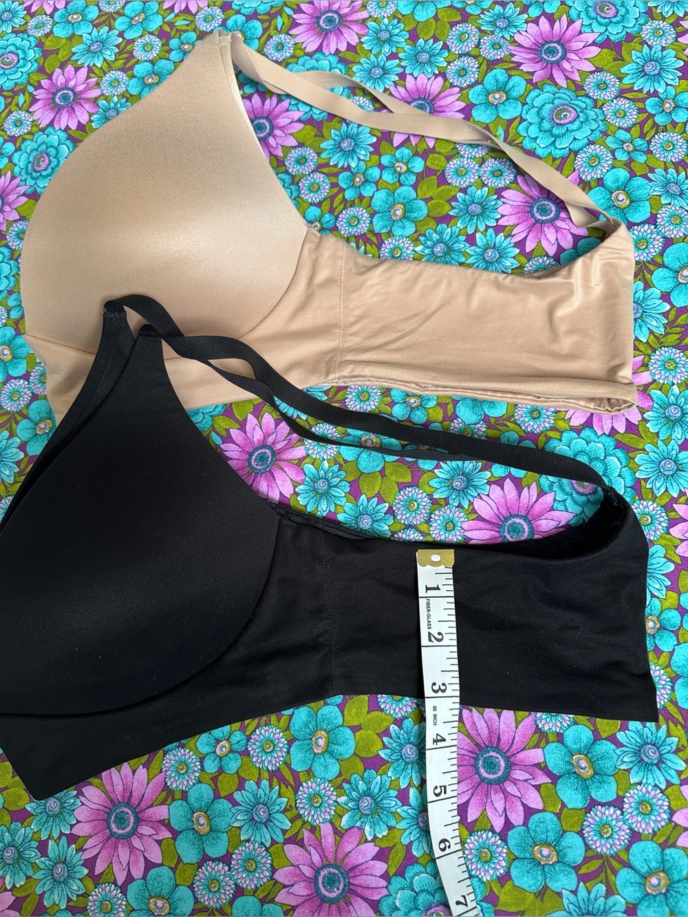 Victoria Secret / Set of 2 - Lightly Lined Plunge Bra - Picture 7 of 10